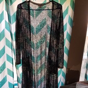 Lularoe Sarah black and white